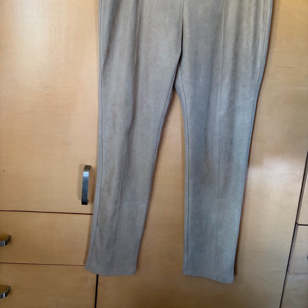 Zenergy Chico Faux‎ Suede Neutral Pull On Pants Size 1 (6) Straight Stretch